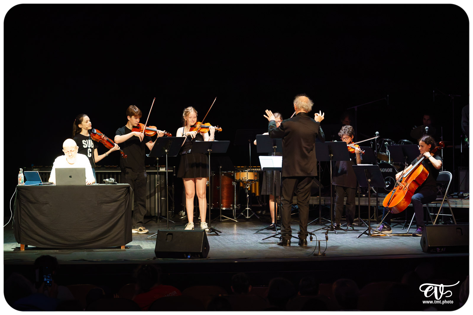 L'HUMOUR DENOTE (ELEVES EMMDH & CEDRIC GOUBERT)